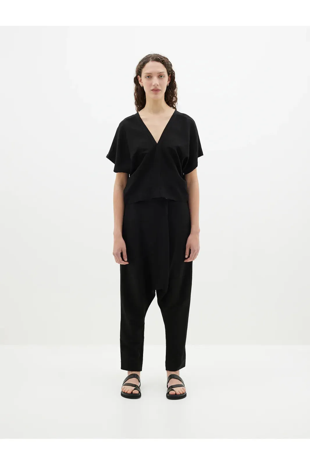 Viscose Linen V Neck Top in Black